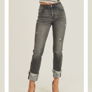 RISEN Jeans MID RISE FRAYED CUFF ANKLE
STRAIGHT
